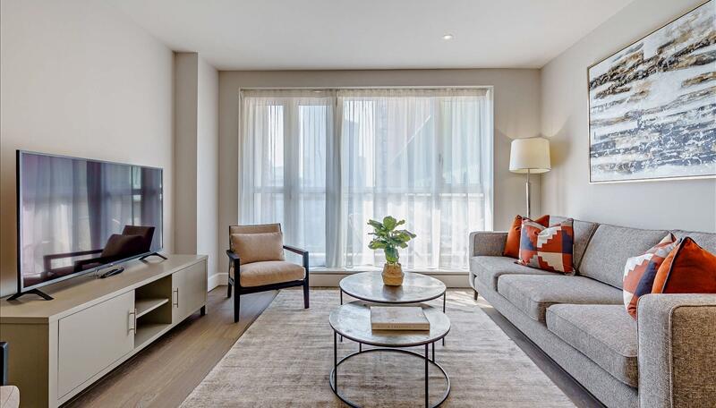 2 bed property in Westferry Circus, London